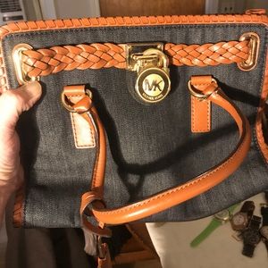 Michael Kors Pocket Book